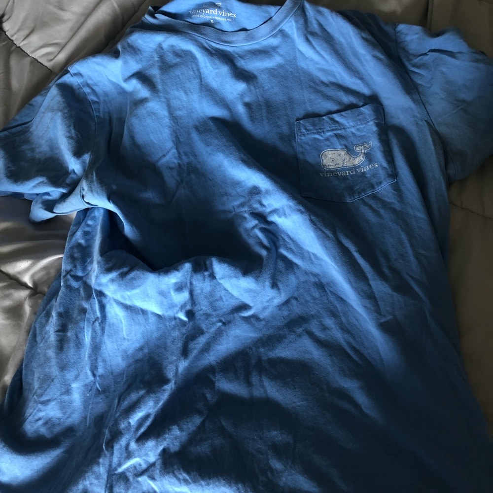 Light baby blue men’s vineyard vine T-shirt